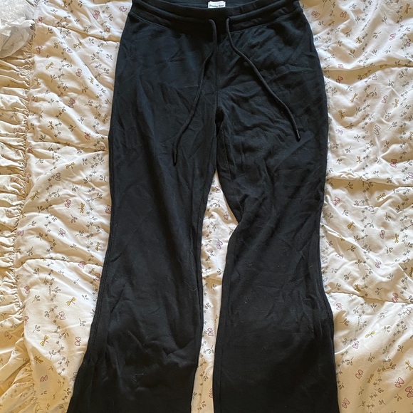 Aritzia Black Lounge Pants - Picture 2 of 5